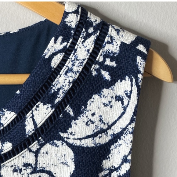 Talbots Shift Dress Sleeveless Navy White Fruit Motif Zip Back Textured Cotton - Picture 8 of 16